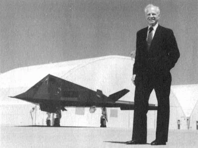 Портрет Бен Рич