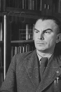 Портрет Владимир Александрович Луговской