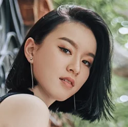 Портрет Хлоя Гонг