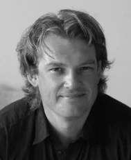 Портрет Кит Холлиэн