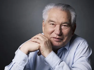 Портрет Чингиз Айтматов