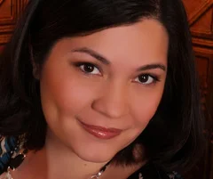 Портрет Кортни Милан