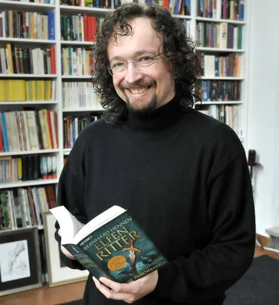 Портрет Бернхард Хеннен