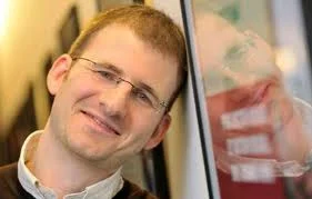 Портрет Бернар Кирини