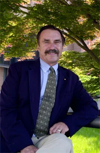 Портрет Джеймс Трефил