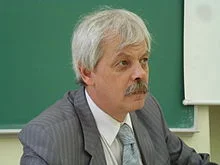 Портрет Андрей Семенович Немзер