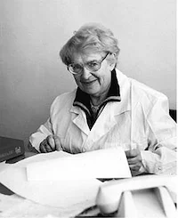 Портрет Евгения Исааковна Спыну