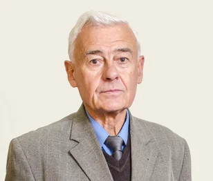 Портрет Ромуальд Брониславович Медведев