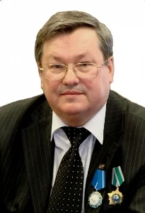 Портрет Владимир Николаевич Булатов