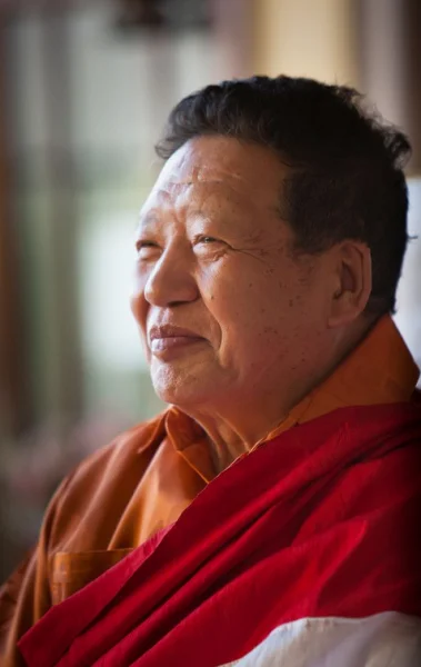 Портрет Аконг Тулку Ринпоче