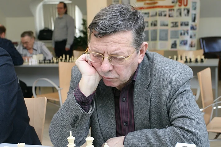 Портрет Евгений Яковлевич Гик