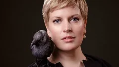 Портрет Сара Перри