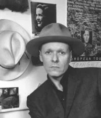 Портрет Майкл Джира