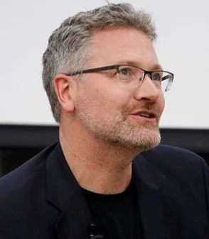 Портрет Адам Туз