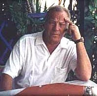 Портрет Брайан Ламли