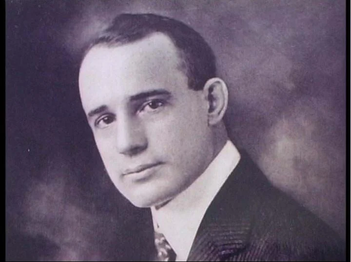 Портрет Наполеон Хилл