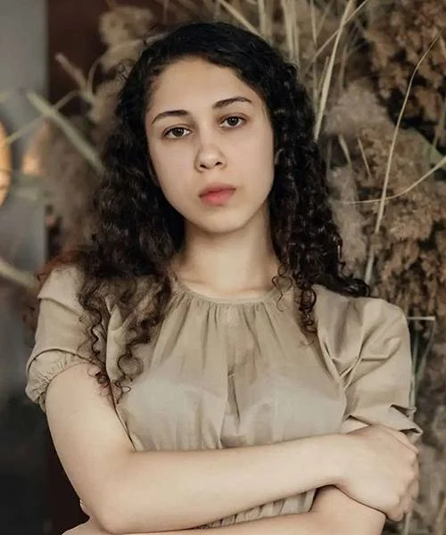 Портрет Медина Мирай