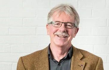 Портрет Колин Джонс