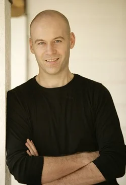 Портрет Макс Барри