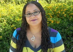 Портрет Нирай Доун