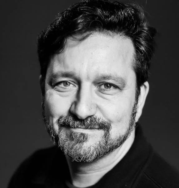 Портрет Хулиан Волох