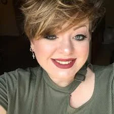 Портрет Кейси Л. Бонд