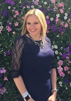 Портрет Хейли Баркер