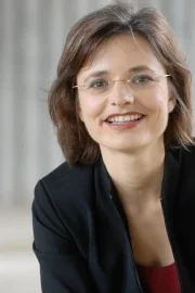 Портрет Джулия Джеймс