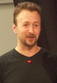 Портрет Данни Ваттин