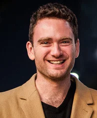 Портрет Дэниел Тюдор