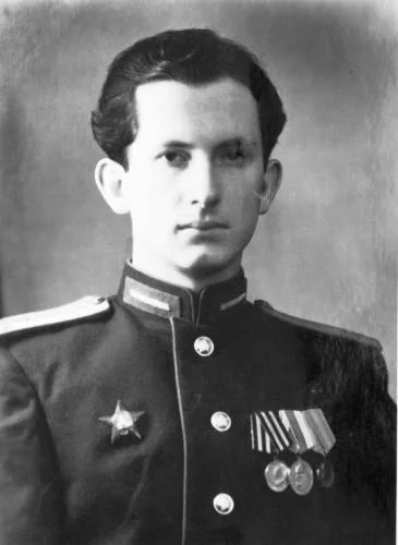 Портрет Вячеслав Иванович Дашичев