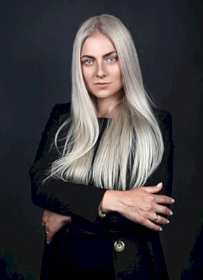 Портрет Лиза Мока