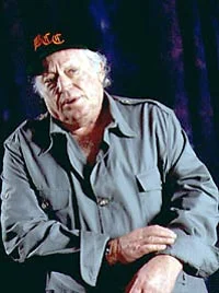 Портрет Леон Юрис