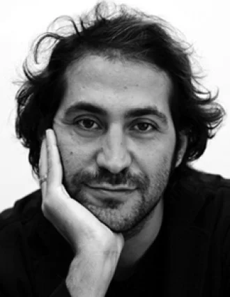 Портрет Стив Тольц