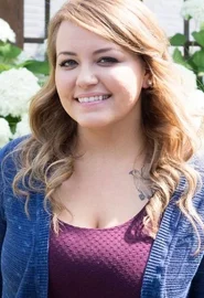 Портрет Анна Тодд