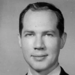 Портрет Гай Маршалл Паунд