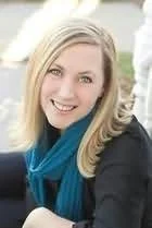 Портрет Ребекка Яррос