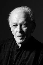 Портрет Джин Шарп