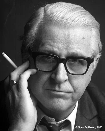 Портрет Тед Аллбеери