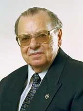 Портрет Валентин Лаврентьевич Янин