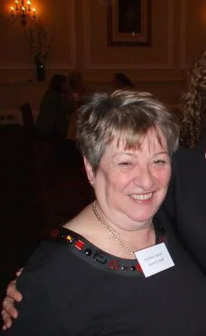 Портрет Сара Крейвен