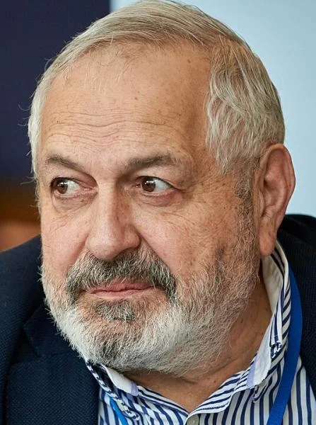 Портрет Виталий Наумович Дымарский