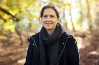 Портрет Сэм Холланд