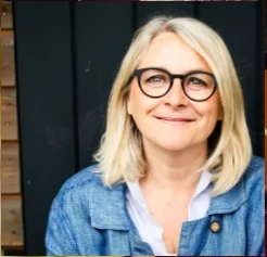 Портрет Эмма Кеннеди