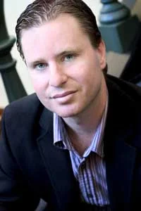 Портрет Доминик Смит