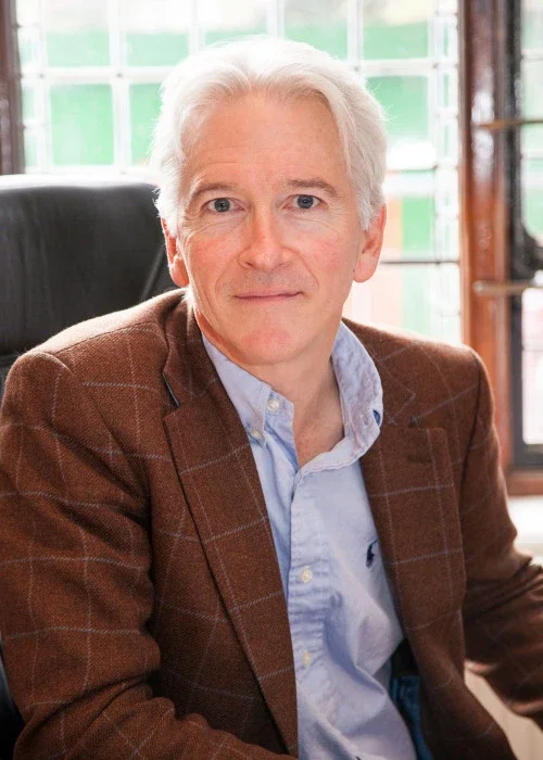 Портрет Юджин Роган