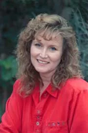 Портрет Джулия Ортолон