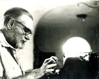 Портрет Лестер Хемингуэй