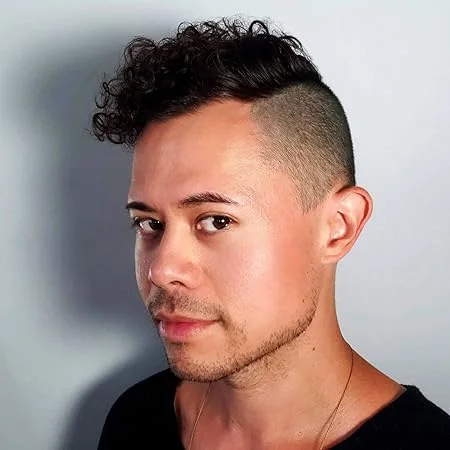 Портрет Майк Курато