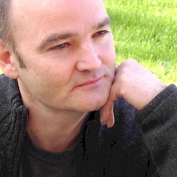 Портрет Стивен Мур